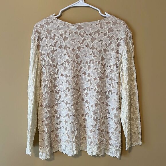 COLDWATER CREEK lace cream top with beige lining. XXL - Picture 2 of 7